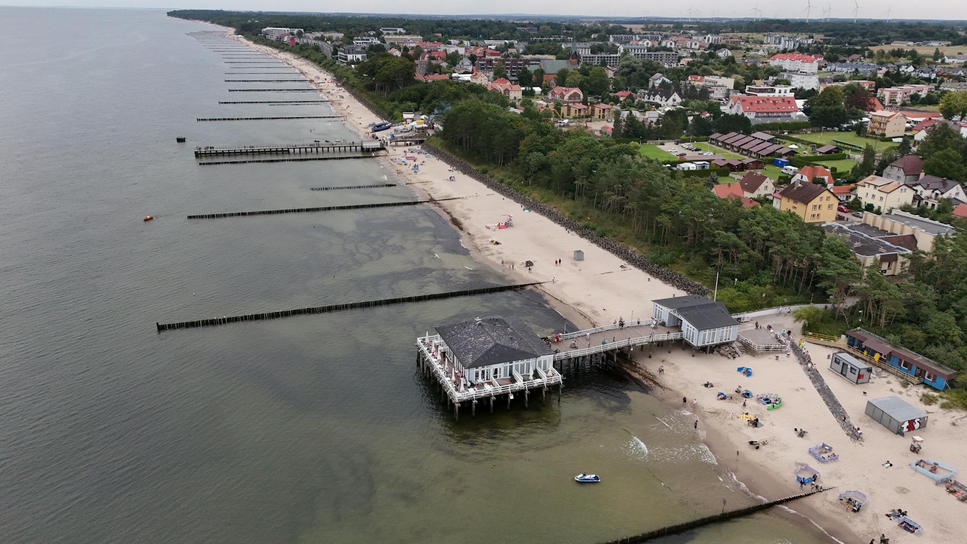 Zielone Świątki nad Bałtykiem: Tradycja i Odpoczynek w Krynicy Morskiej